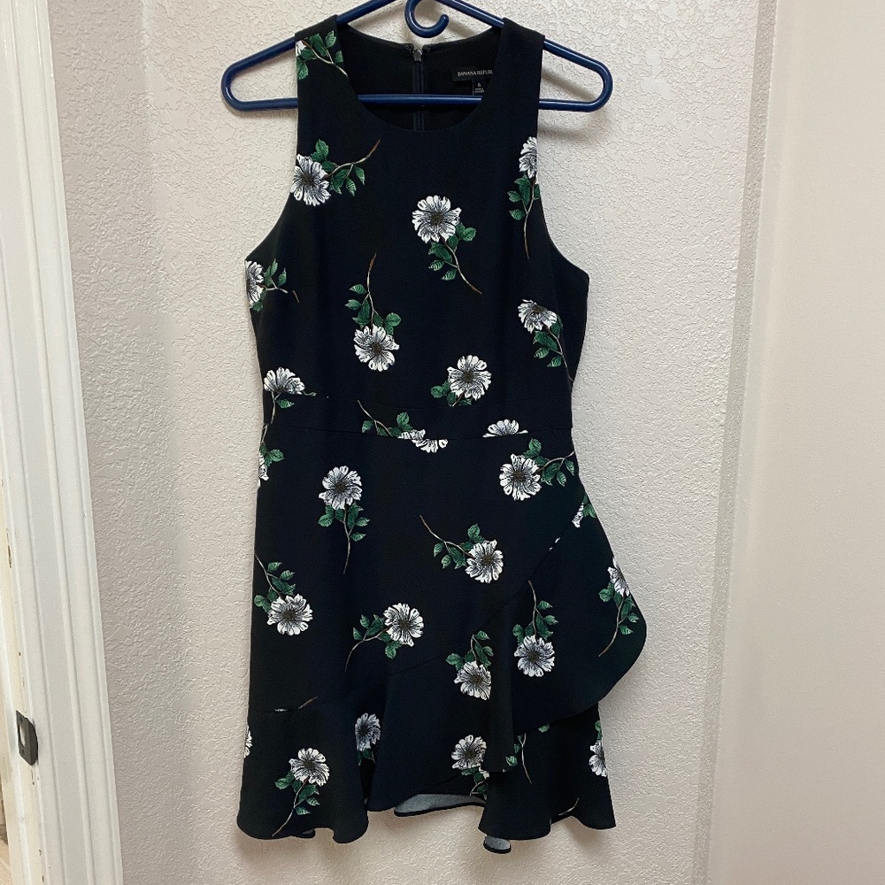 EUC Banana Republic Flowered Ruffle Detail Dress